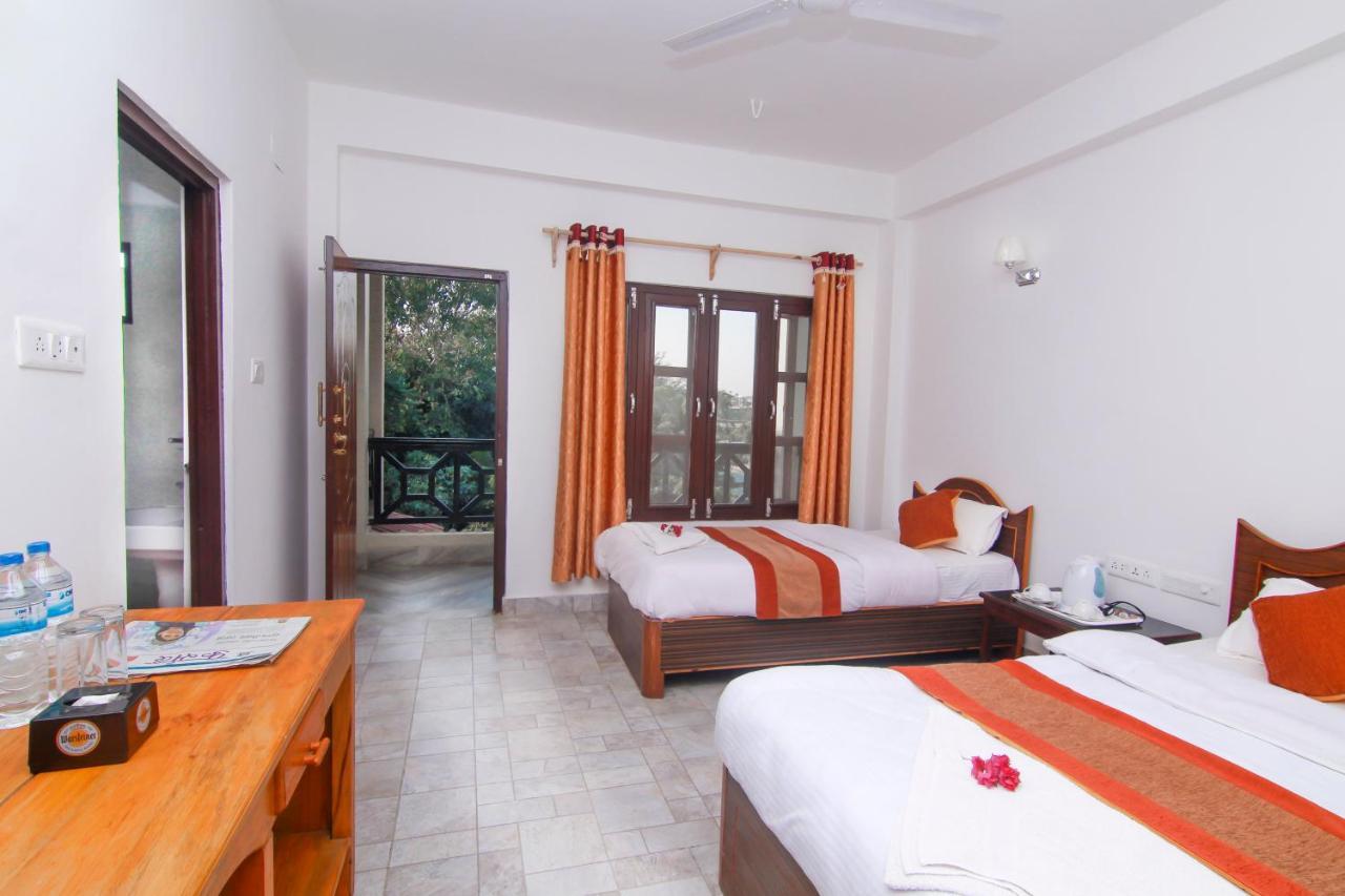 Hotel Chitwan Park Village Sauraha Eksteriør bilde