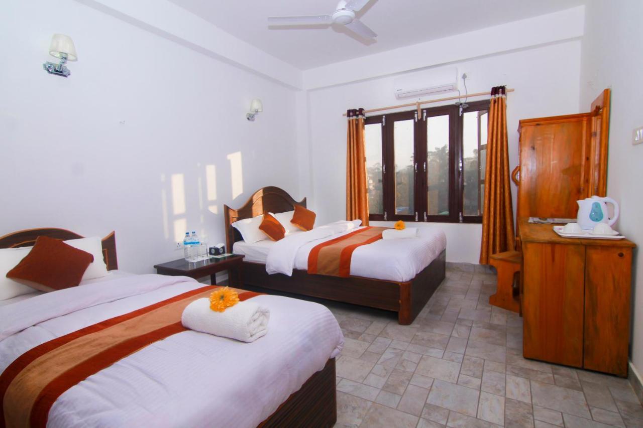 Hotel Chitwan Park Village Sauraha Eksteriør bilde