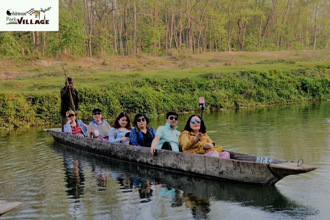 Hotel Chitwan Park Village Sauraha Eksteriør bilde