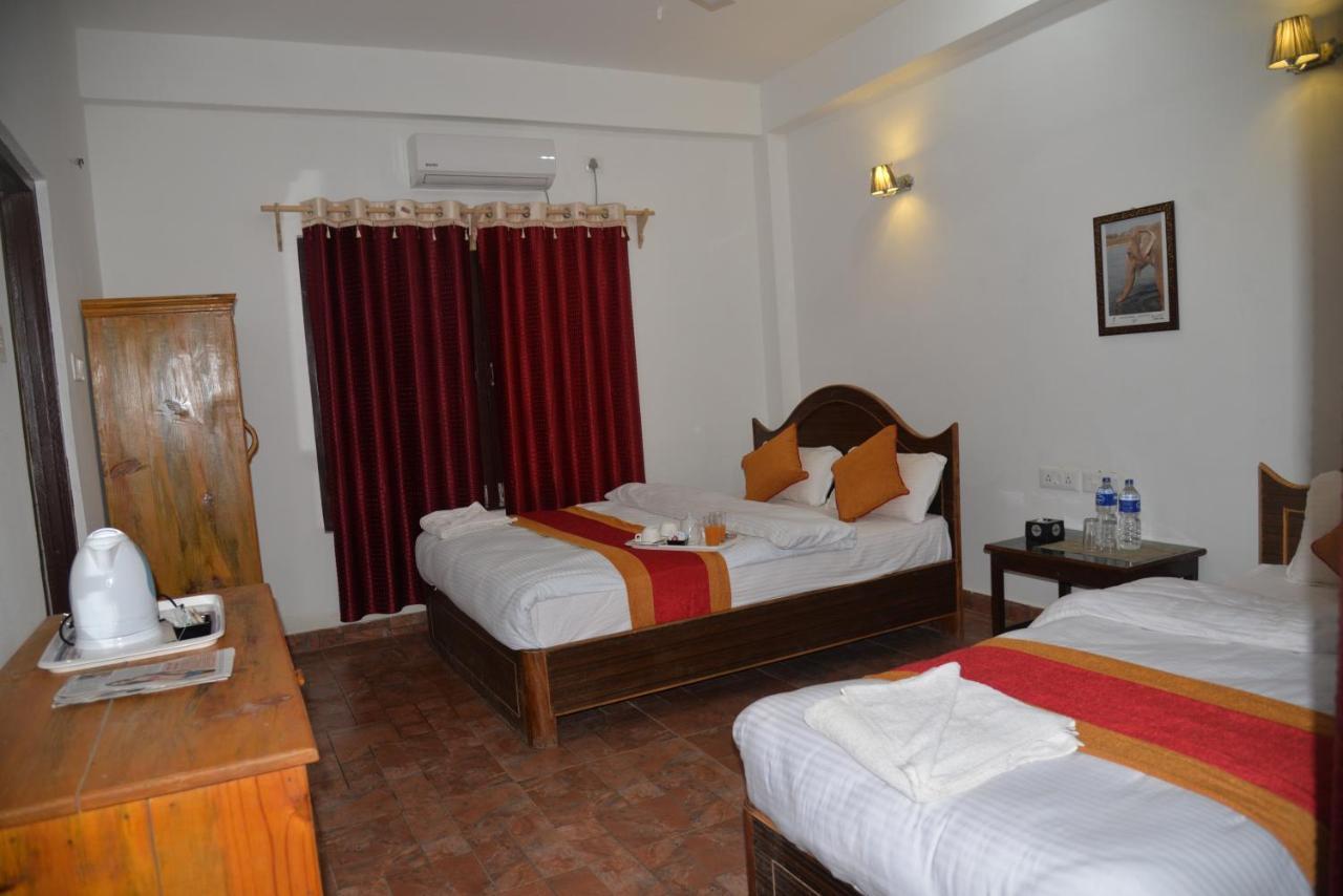 Hotel Chitwan Park Village Sauraha Eksteriør bilde